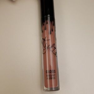 Kylie lip gloss